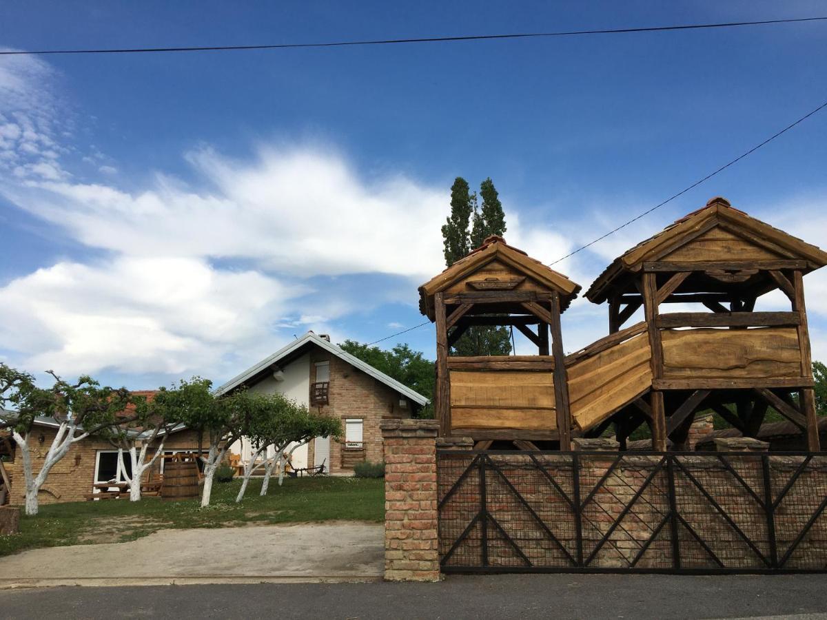 Matanovi Dvori Villa Slavonski Brod Exterior foto